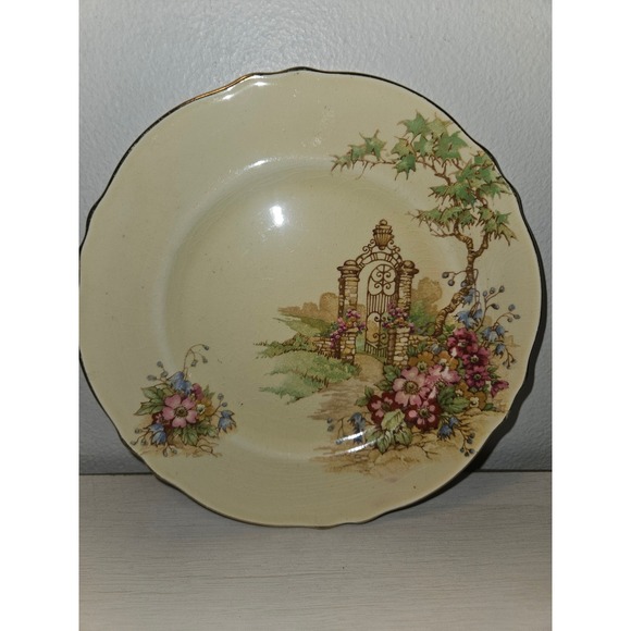 Royal Winton Gateway Plate Vintage Scenic Garden Gold Trim 8 Inch‎ - Picture 1 of 4